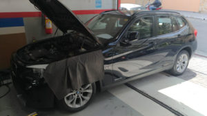 BMW X1 com vazamento de óleo