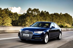 Audi faz recall do A4 por problema de fixação do para-brisa