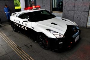 Cuidado que a polícia vem aí: com o Nissan GT-R