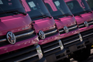 Volkswagen lança Delivery cor-de-rosa