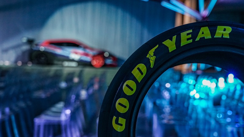 Goodyear fornece pneus da Pure ETCR,  corrida com carros elétricos.