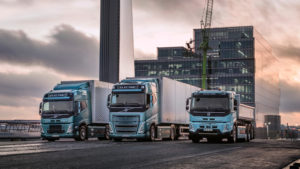 Volvo inicia produção de caminhões elétricos pesados na Suécia