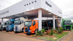 Volvo apresenta seus novos caminhões na Expodireto